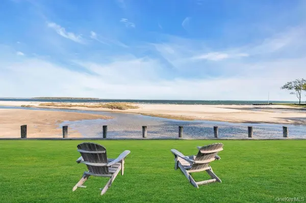 10450 New Suffolk AVE, Cutchogue, NY 11935