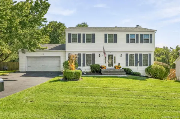 23 Clinton DR, Washingtonville, NY 10992