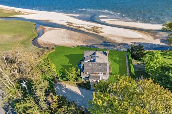 10450 New Suffolk AVE, Cutchogue, NY 11935