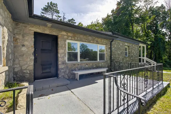 517 E Mountain RD, Cold Spring, NY 10516