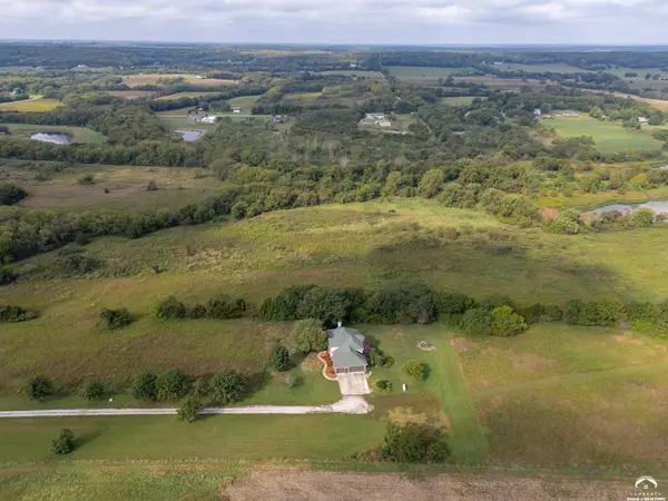 1548 N 800 RD, Baldwin City, KS 66006
