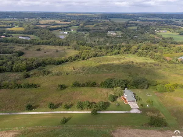 1548 N 800 RD, Baldwin City, KS 66006