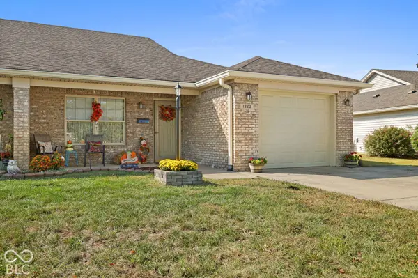 1320 Swan DR, Franklin, IN 46131