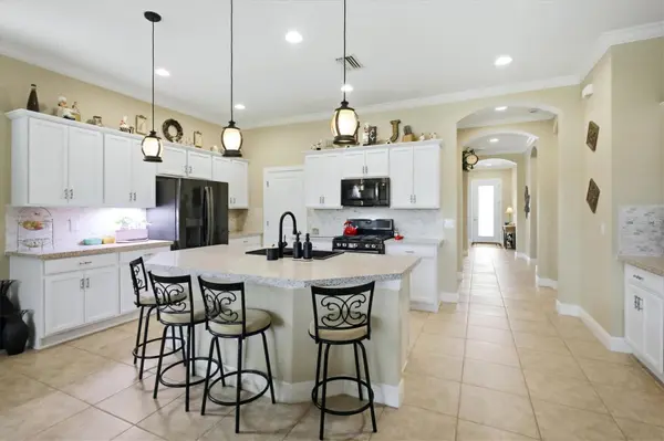 10035 MARBELLA DR, Bradenton, FL 34211