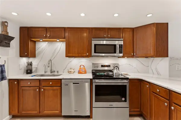 1200 TARPON WOODS BLVD #S4, Palm Harbor, FL 34685