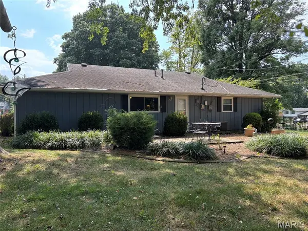 1205 Salem DR, Belleville, IL 62221