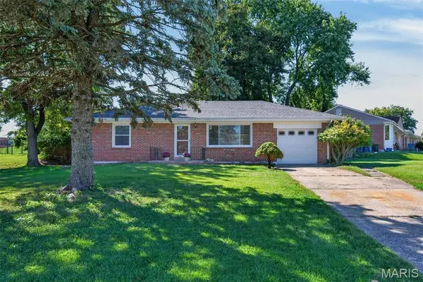728 Pine ST, St Charles, MO 63301