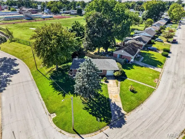 728 Pine ST, St Charles, MO 63301