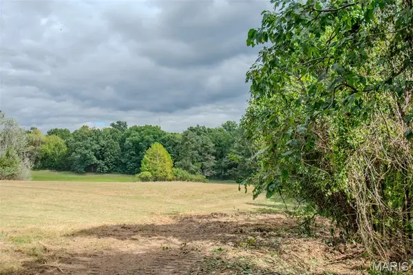 269 Hillcrest AVE, Holts Summit, MO 65043