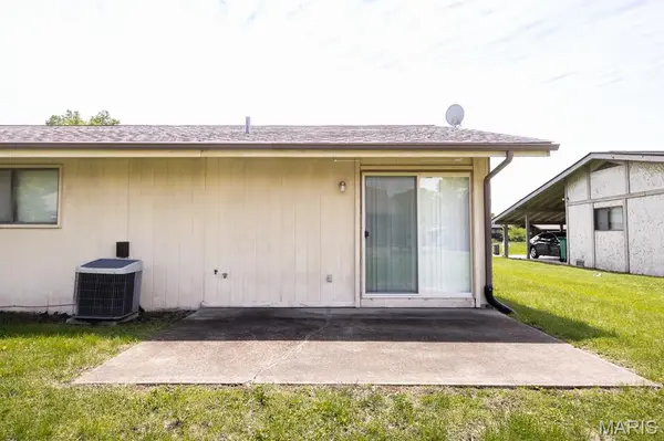 123 Chase Park DR, Belleville, IL 62226