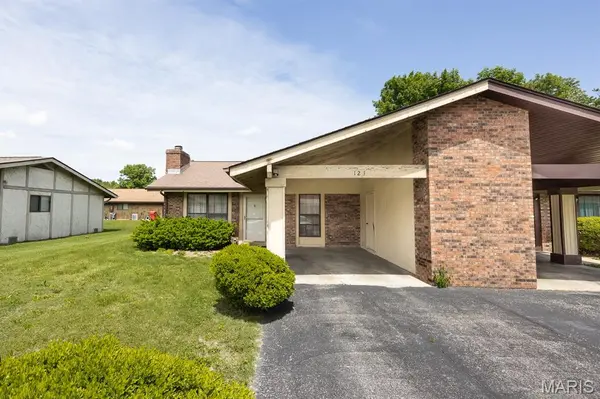 123 Chase Park DR, Belleville, IL 62226