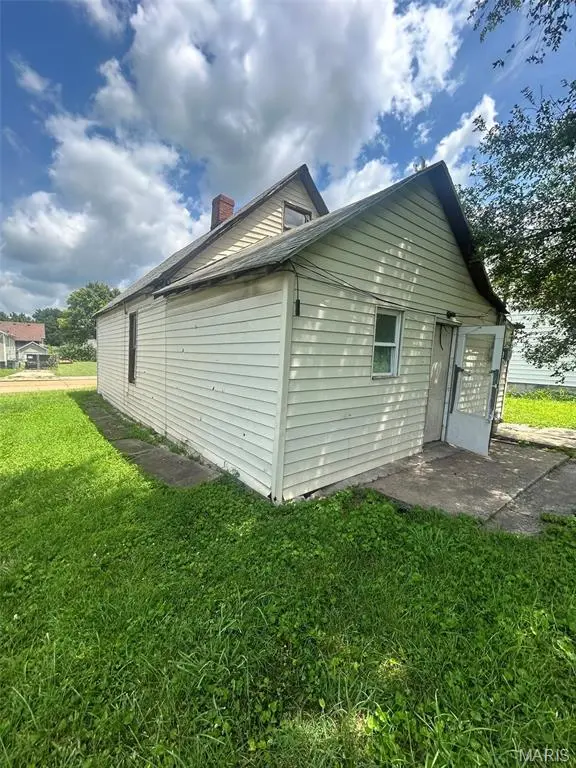 1541 5th ST, Madison, IL 62060