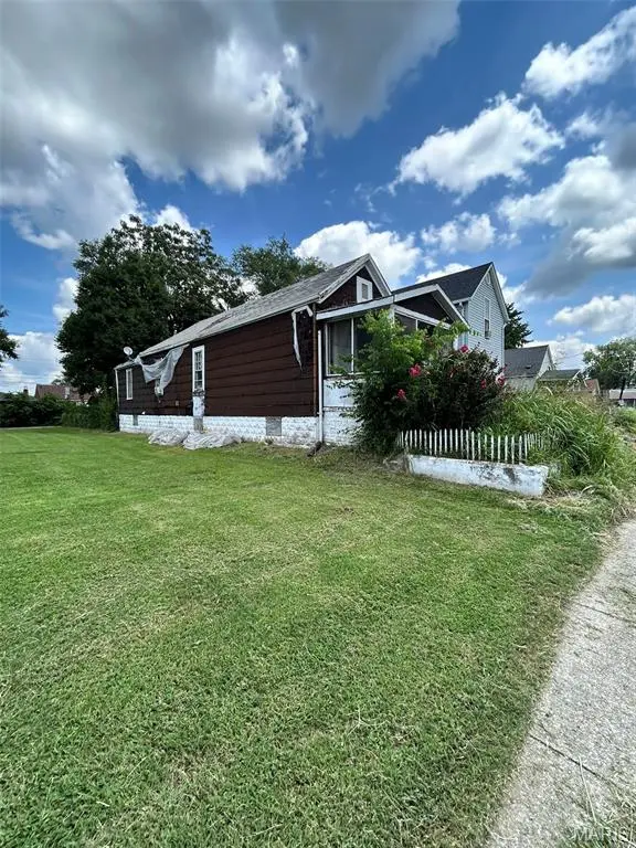 1532 5th ST, Madison, IL 62060