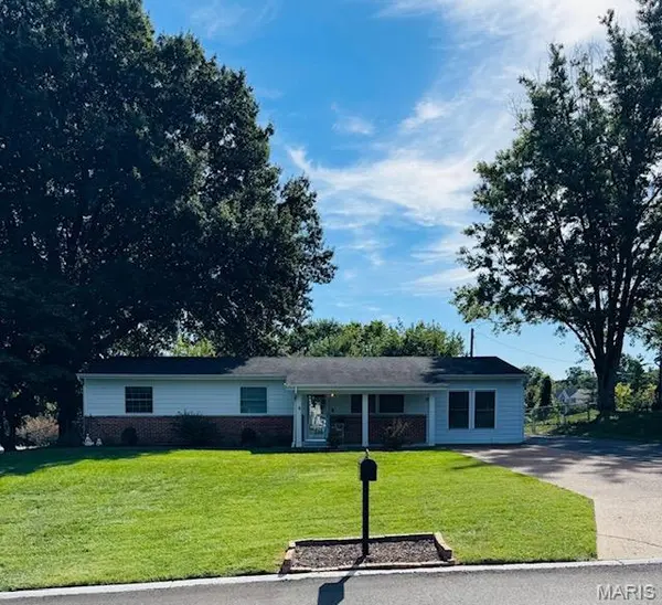 246 Howard DR, Ballwin, MO 63021