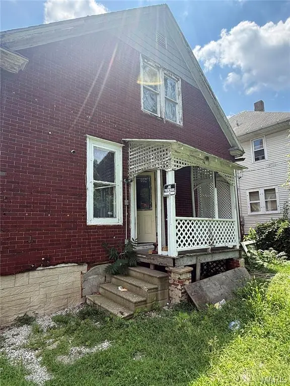 442 W division, Decatur, IL 62522