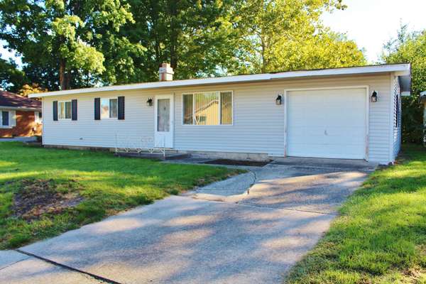 39 Lynwood DR, Morris, IL 60450