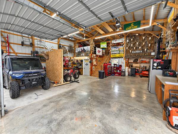 8015 Brubaker RD, Iuka, IL 62849
