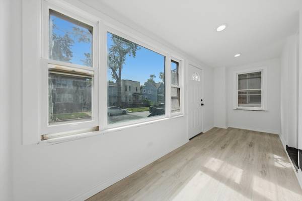 710 E 92nd PL E, Chicago, IL 60619