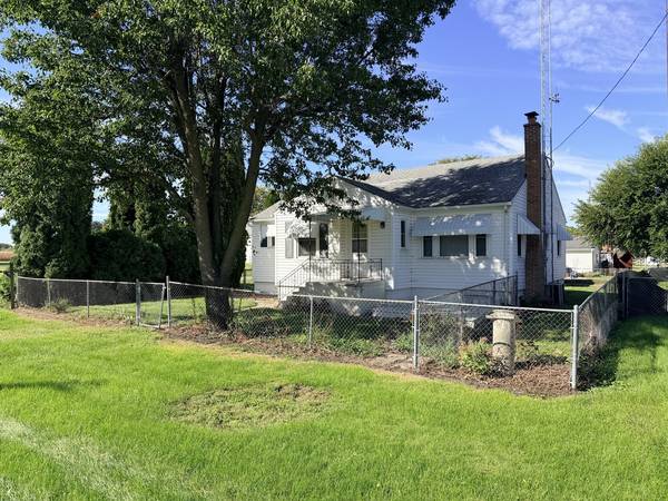 409 Oak ST, Cedar Point, IL 61316