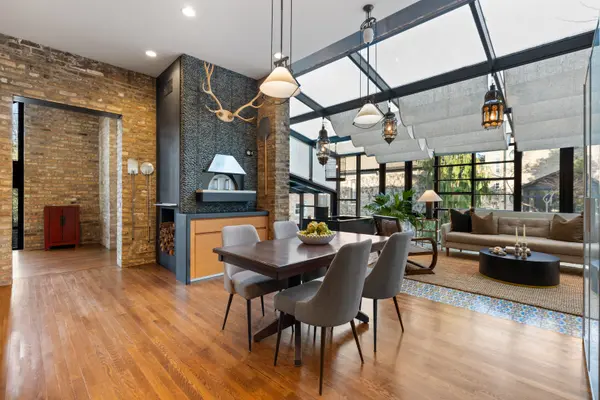 1646 N Leavitt ST, Chicago, IL 60647