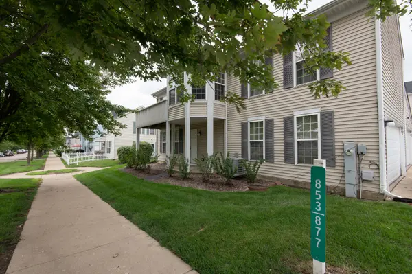 867 Symphony DR, Aurora, IL 60504