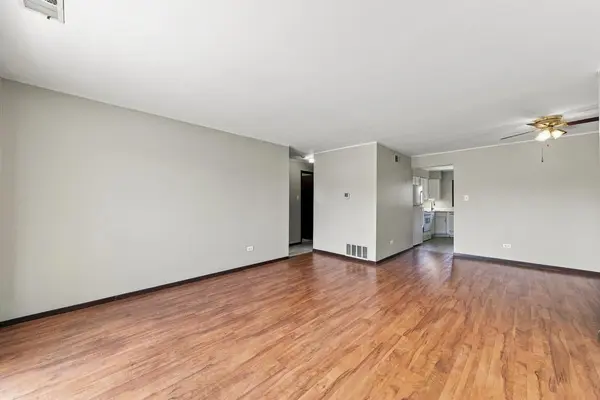 6408 Nature DR #3W, Oak Forest, IL 60452