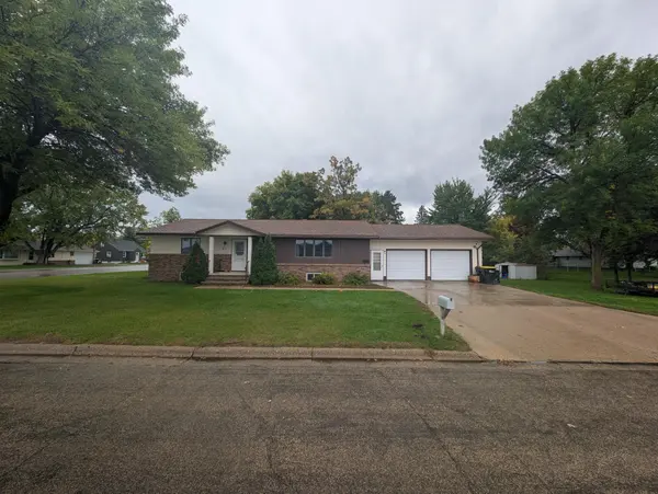 411 6th AVE SW, Perham, MN 56573