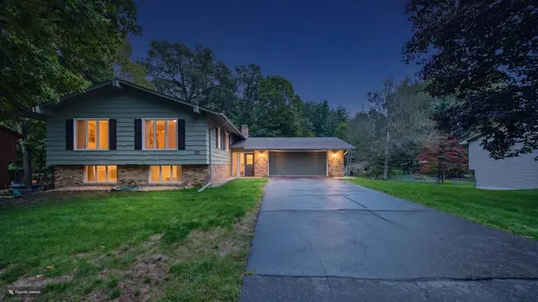 2230 Urbandale LN N, Plymouth, MN 55447