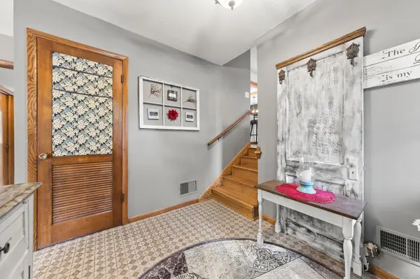 228 Walnut LN, Apple Valley, MN 55124