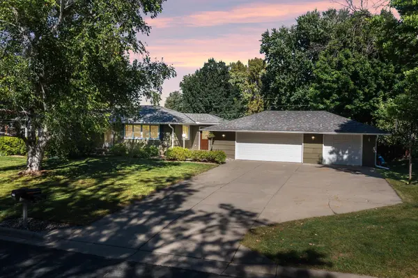 2508 W 140th ST, Burnsville, MN 55337