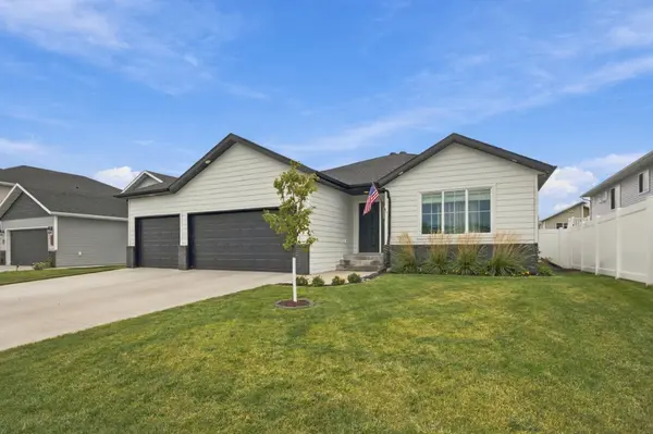 7233 28th ST S, Fargo, ND 58104