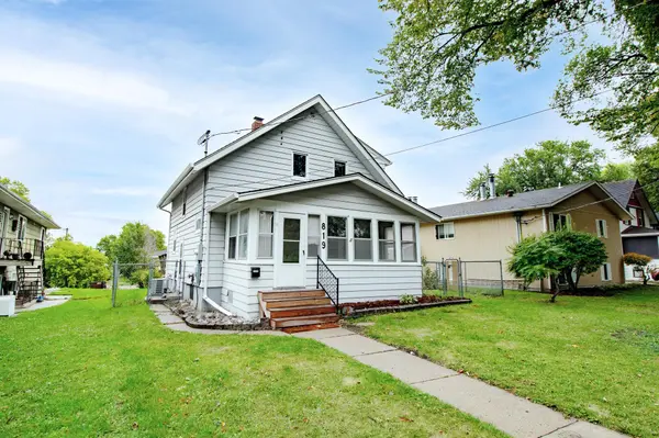 819 1st ST N, Fargo, ND 58102