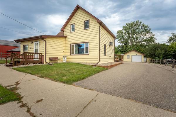 23 1st AVE SW, Glenwood, MN 56334