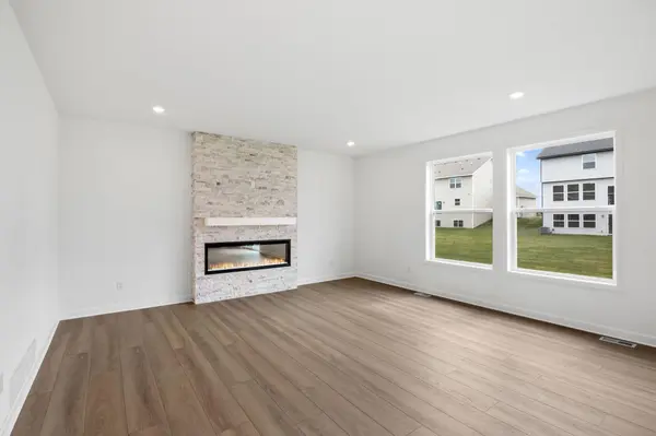 1082 Achilles DR, Rosemount, MN 55068