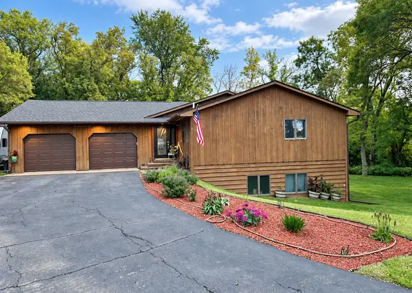 19817 Dogwood RD, Lake Crystal, MN 56055