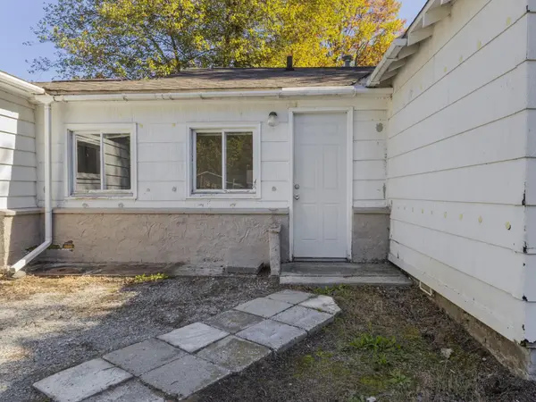 520 E PARK DR, Peshtigo, WI 54157