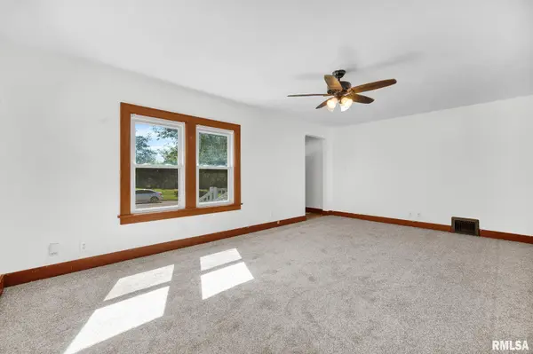 1003 CHESTNUT ST, Pekin, IL 61554