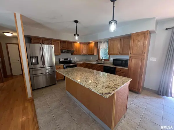 1213 STACY LN, Macomb, IL 61455