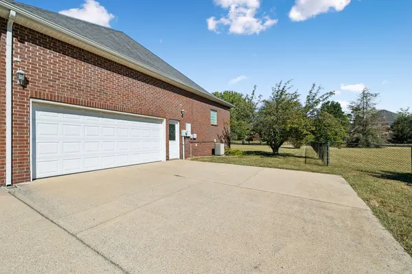 223 Mercedes Dr, Smyrna, TN 37167
