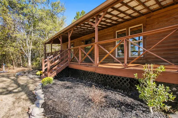 3561 Tobe Robertson Rd, Columbia, TN 38401
