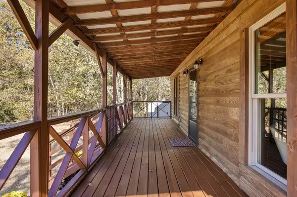 3561 Tobe Robertson Rd, Columbia, TN 38401
