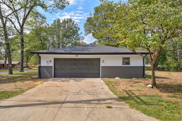 1025 W Vancouver ST, Springfield, MO 65803