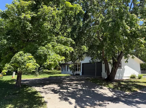 928 Walnut Lawn CT, Springfield, MO 65807