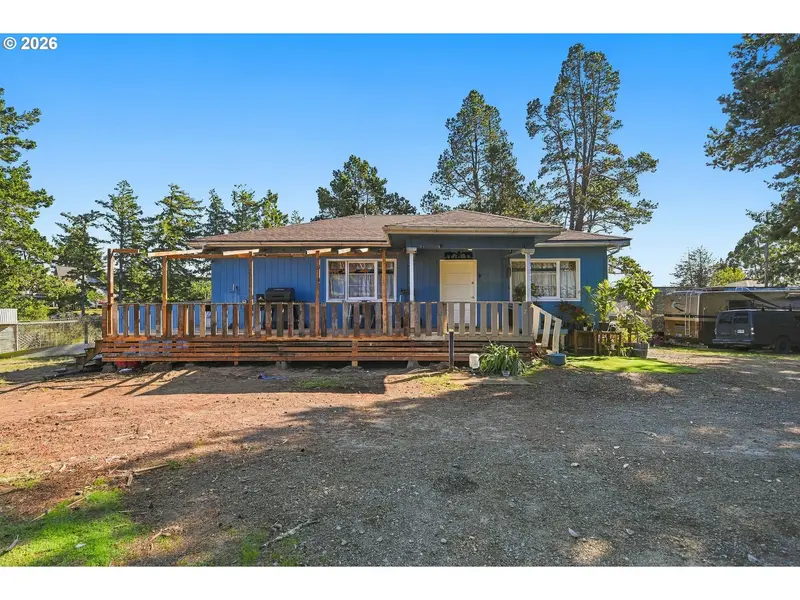 1589 SEAGATE AVE, Coos Bay, OR 97420