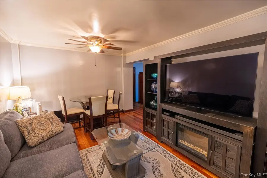 120-10 85th AVE #5H, Kew Gardens, NY 11415