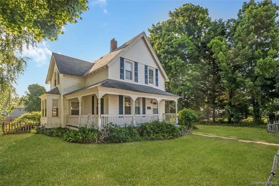 86 Union AVE, Islip, NY 11751