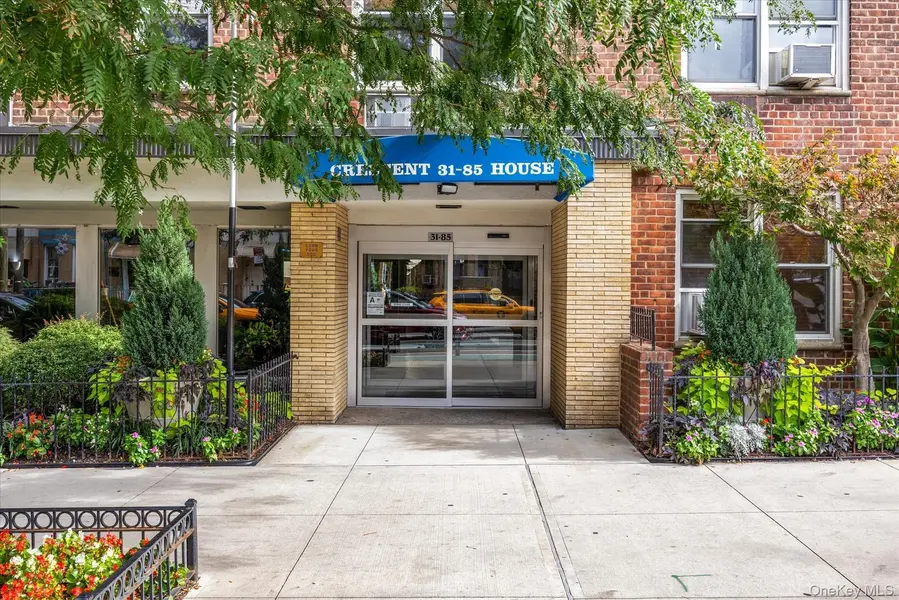 31-85 Crescent ST #516, Astoria, NY 11106