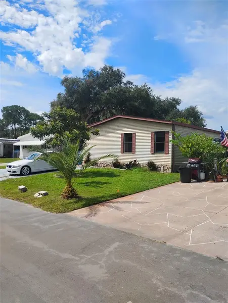 122 PINE TREE DR, Debary, FL 32713