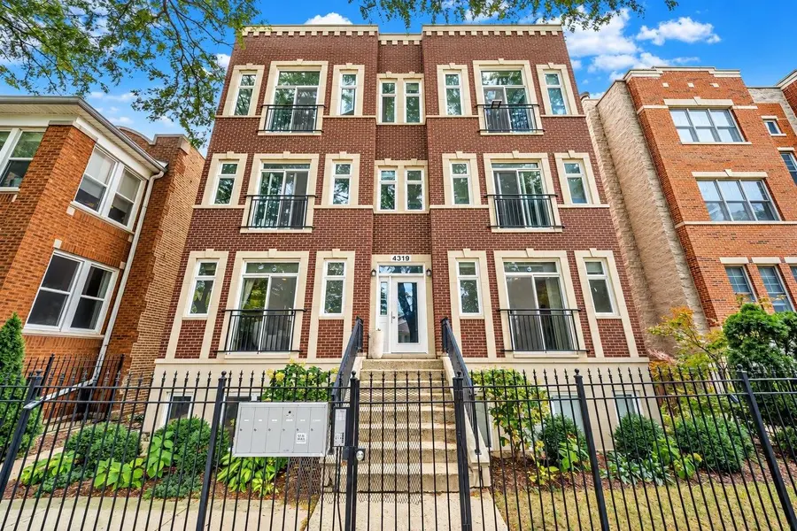 4319 N Richmond ST #1N, Chicago, IL 60618