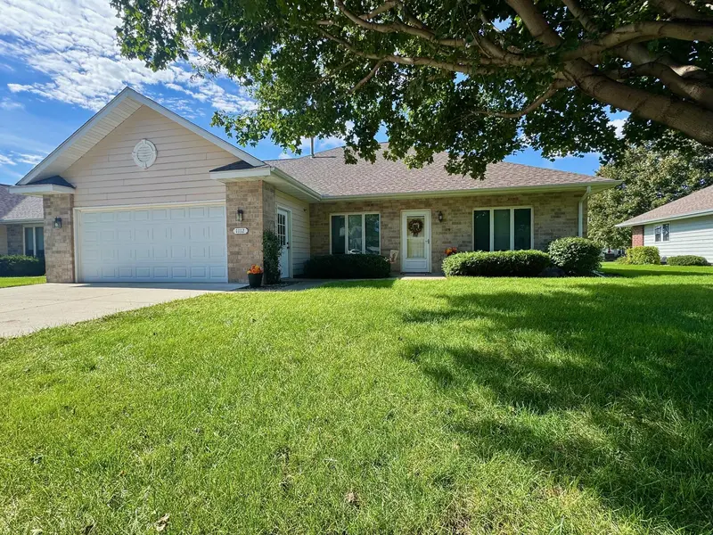 1112 Travis RD, Marshall, MN 56258